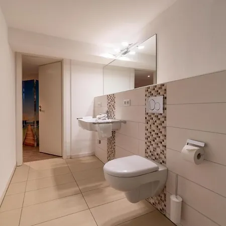 Apartment Haus Eva 1 *