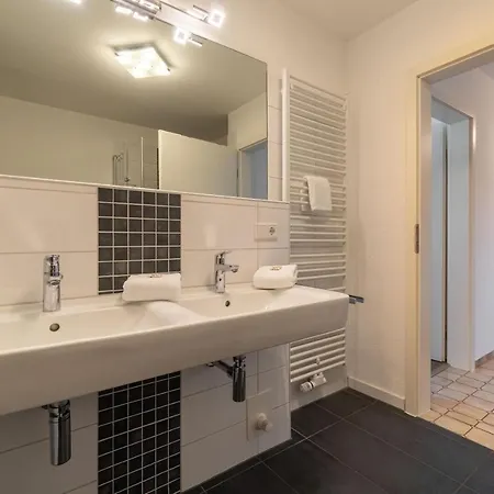 Apartment Haus Eva 1 *